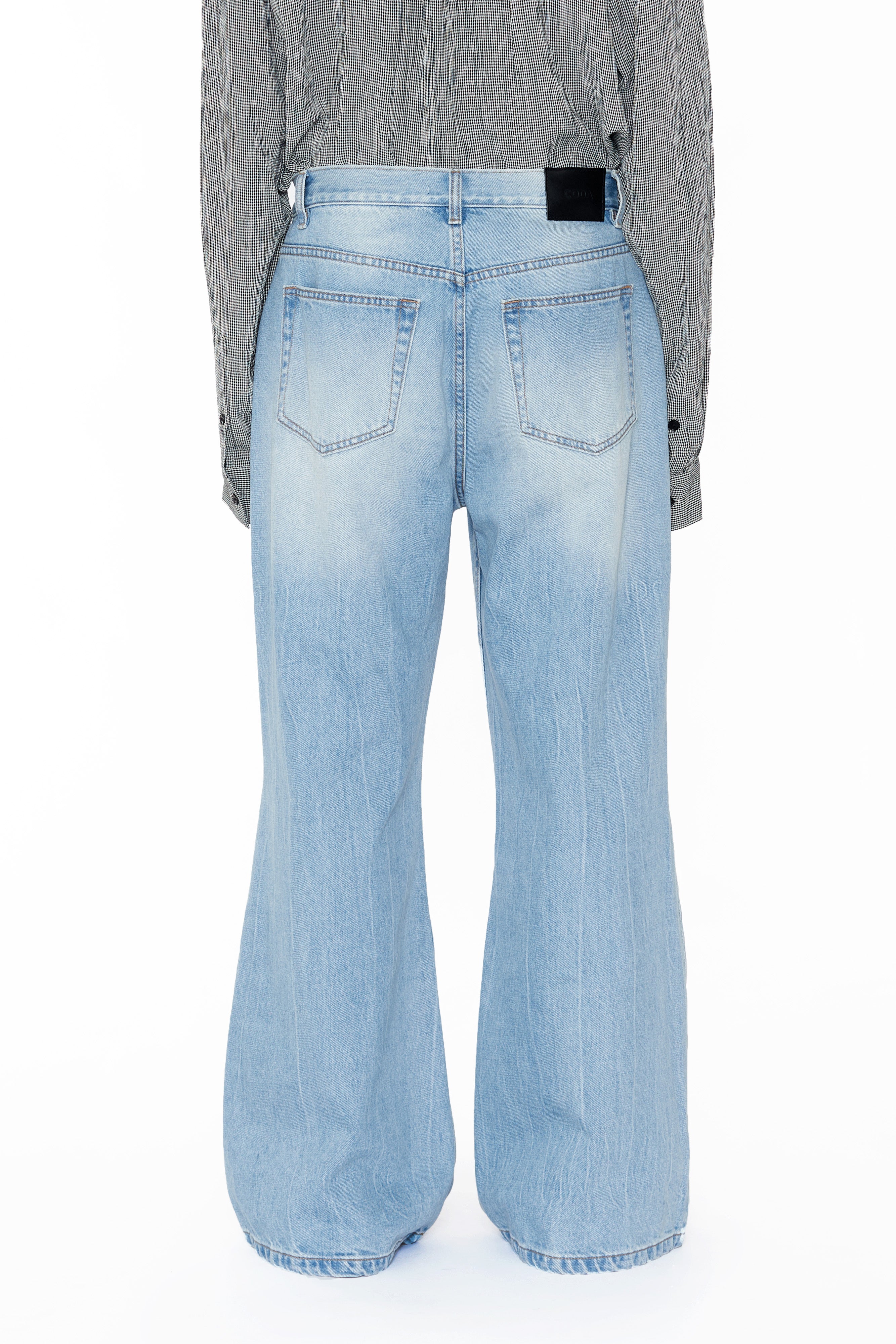 Load image into Gallery viewer, LIGHT INDIGO WASHED  BREAK CUT WIDE FLARED JEANS
