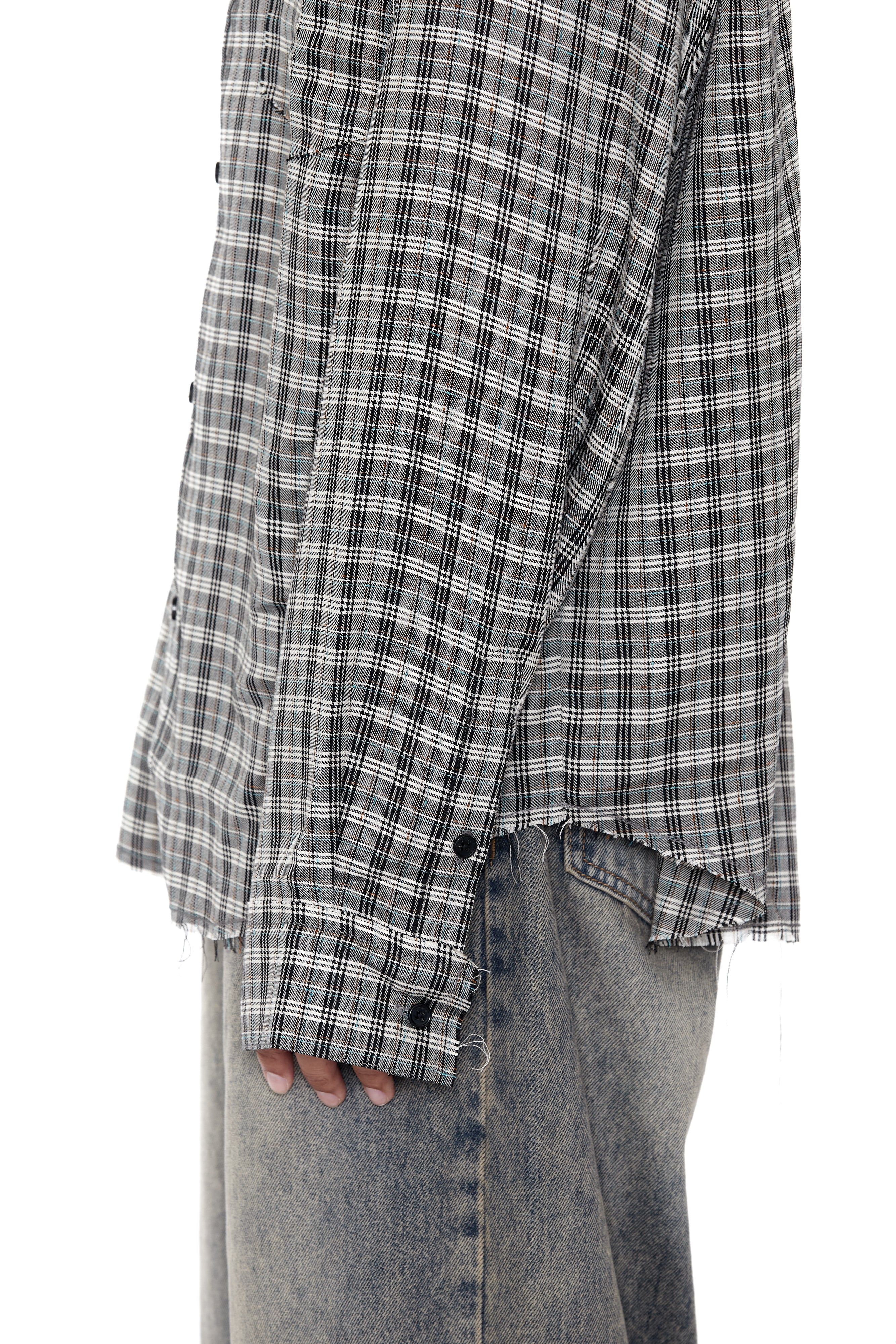 Load image into Gallery viewer, GREY CHECK VISCOSE RAW EDGES SHIFT SHIRT
