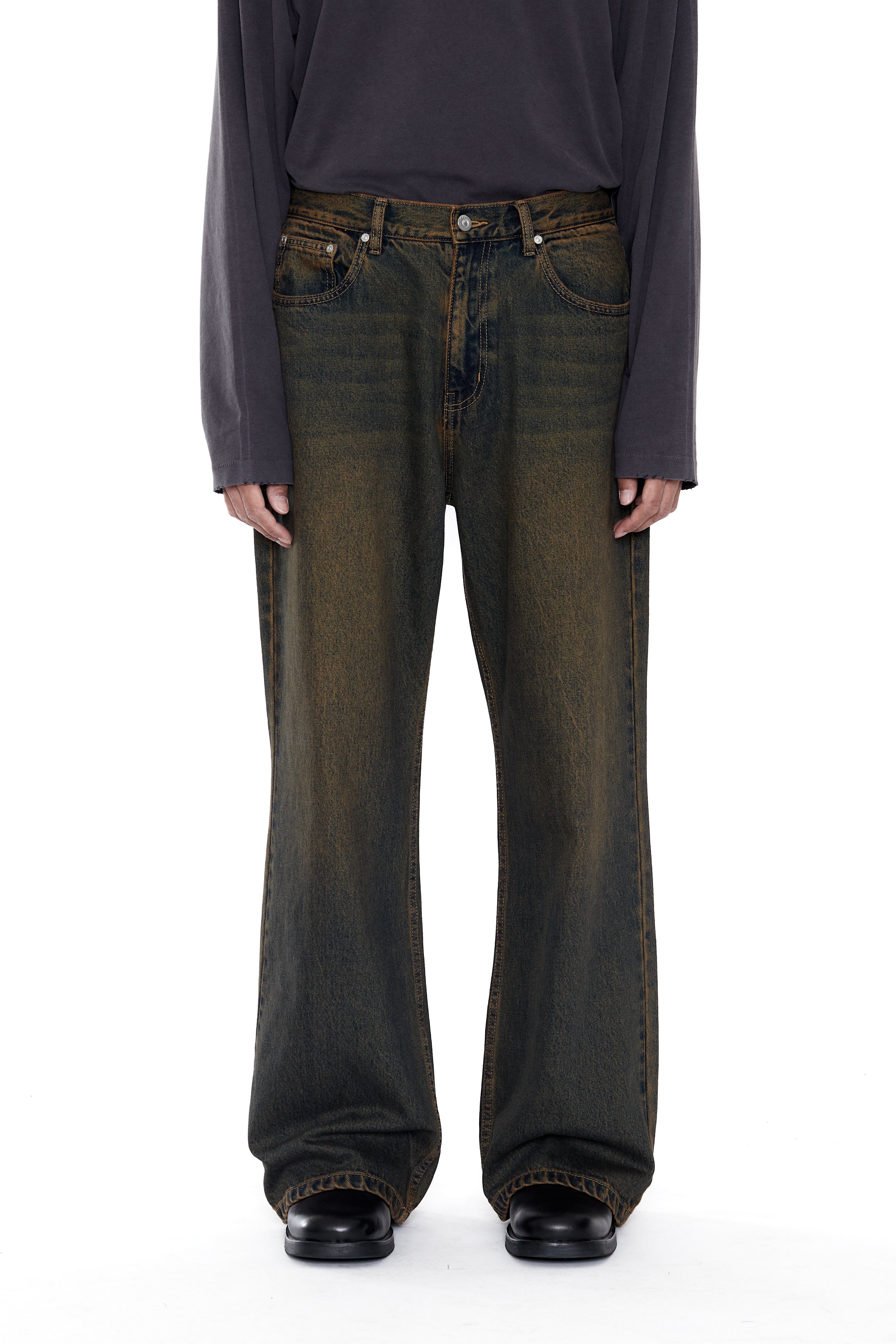 Load image into Gallery viewer, BLACK BROWN WASH BREAK CUT FLARED JEANS
