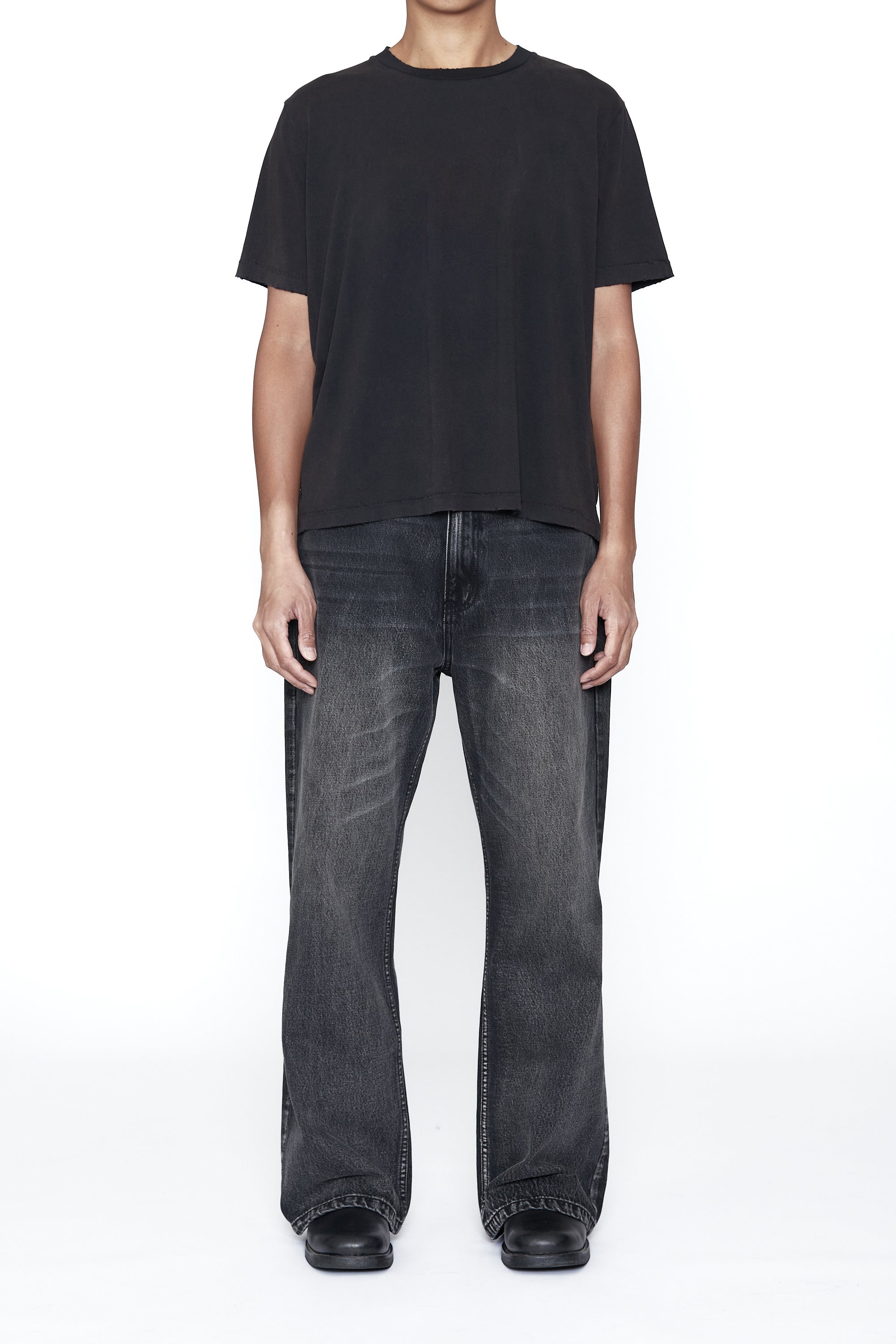 Load image into Gallery viewer, FADED BLACK WASHED SS THRIFT CUT T-SHIRT
