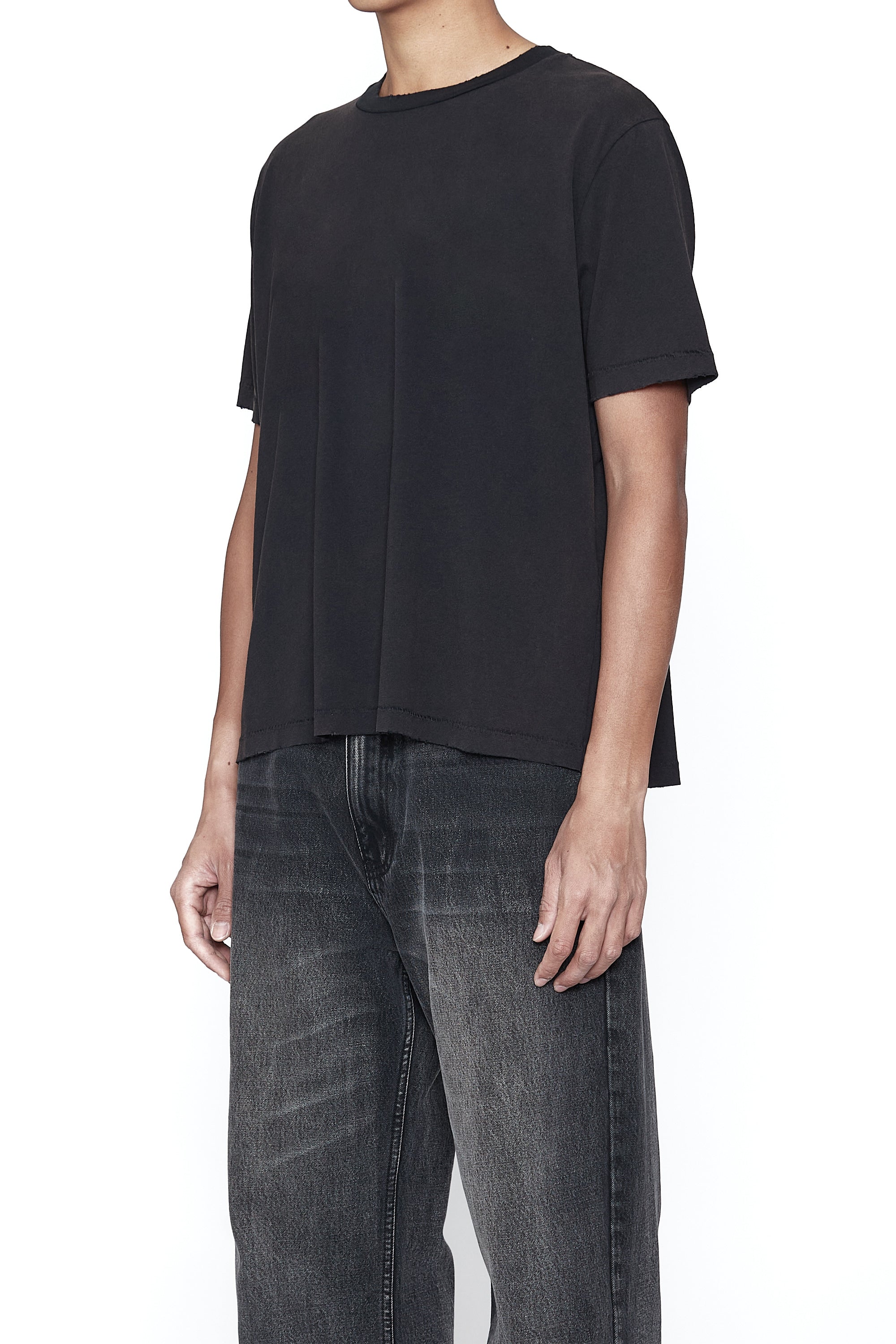 Load image into Gallery viewer, FADED BLACK WASHED SS THRIFT CUT T-SHIRT
