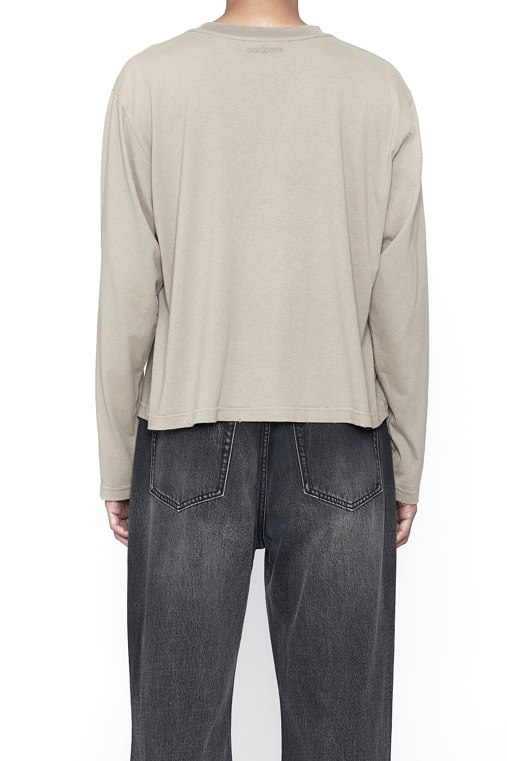 Load image into Gallery viewer, FADED GREY WASHED LS THRIFT CUT T-SHIRT
