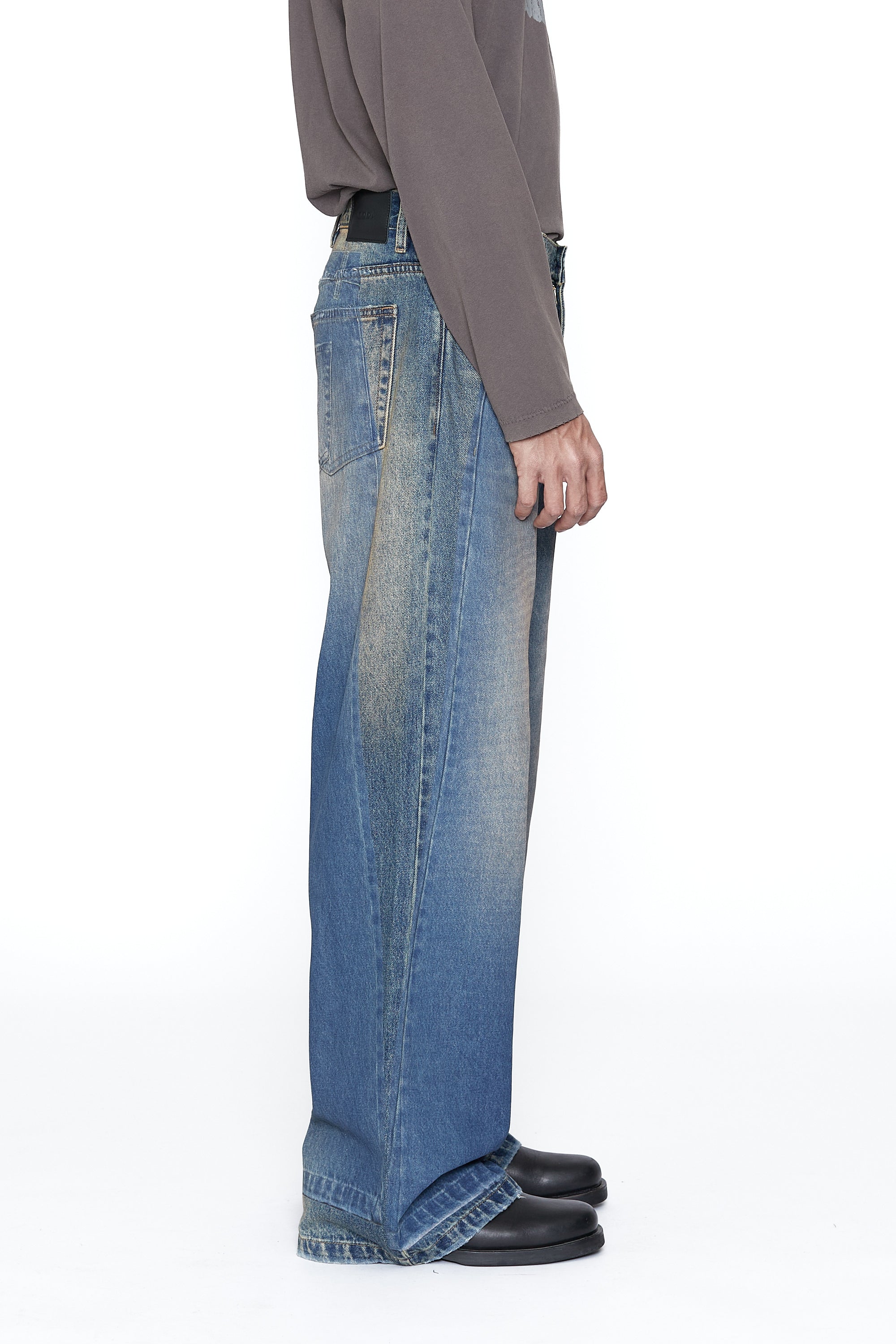 Load image into Gallery viewer, FADED DIRTY INDIGO WASHED DUAL EXPOSURE BREAK CUT FLARED JEANS
