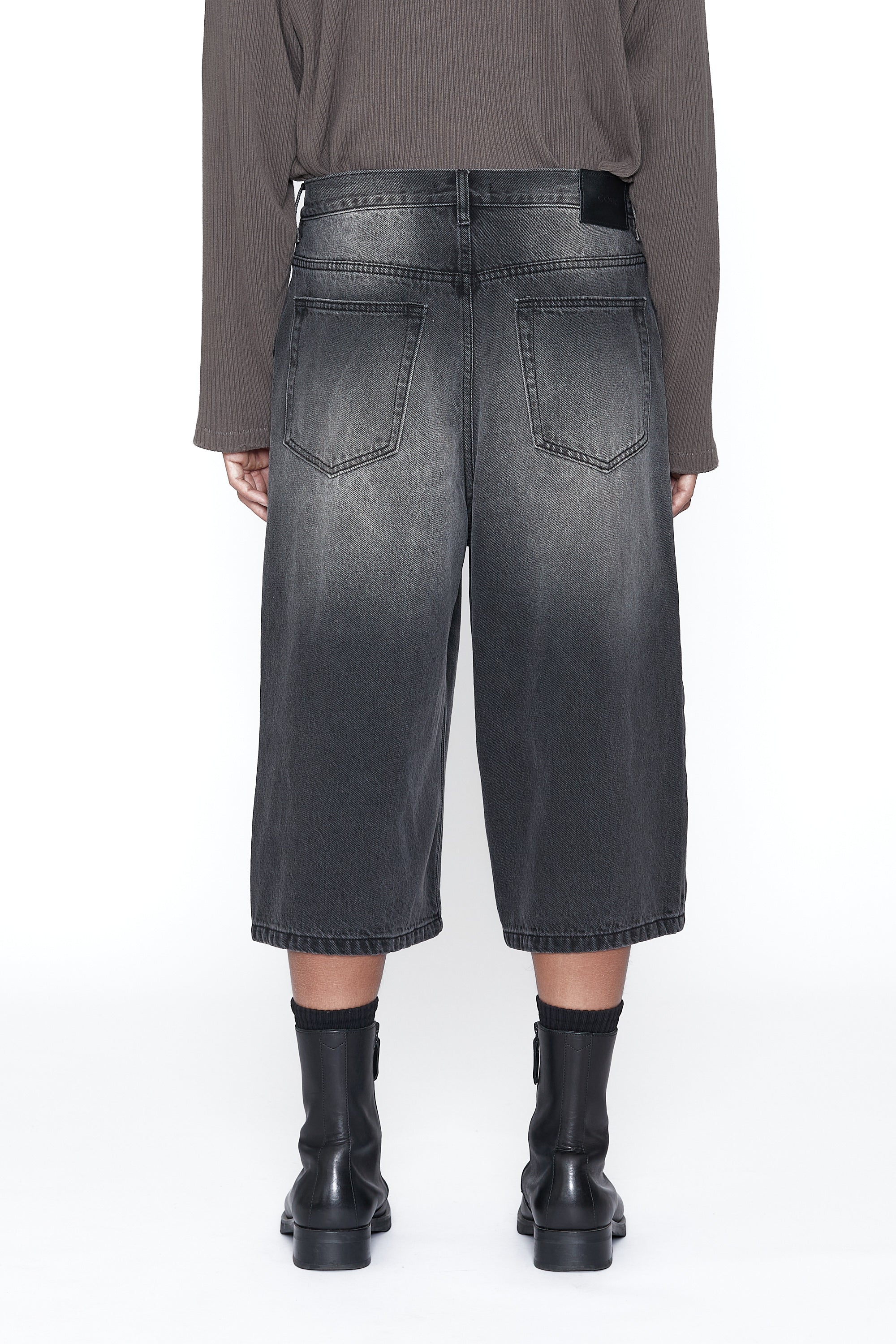 FADED BLACK WASHED DENIM REVERB SHORTS