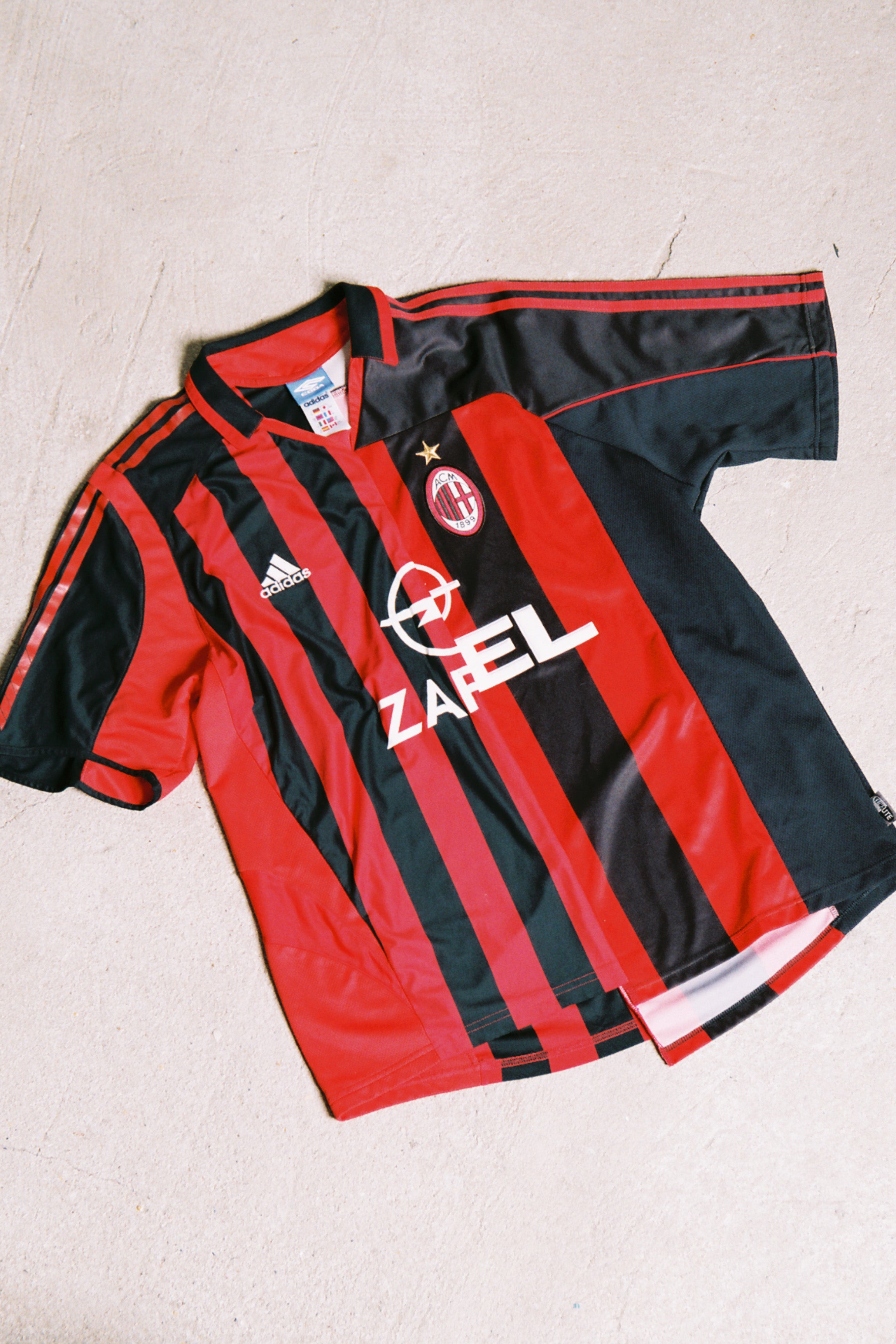 Load image into Gallery viewer, RECONSTRUCTED HYBRID VINTAGE SHORTSLEEVE FOOTBALL JERSEY (AC MILAN)

