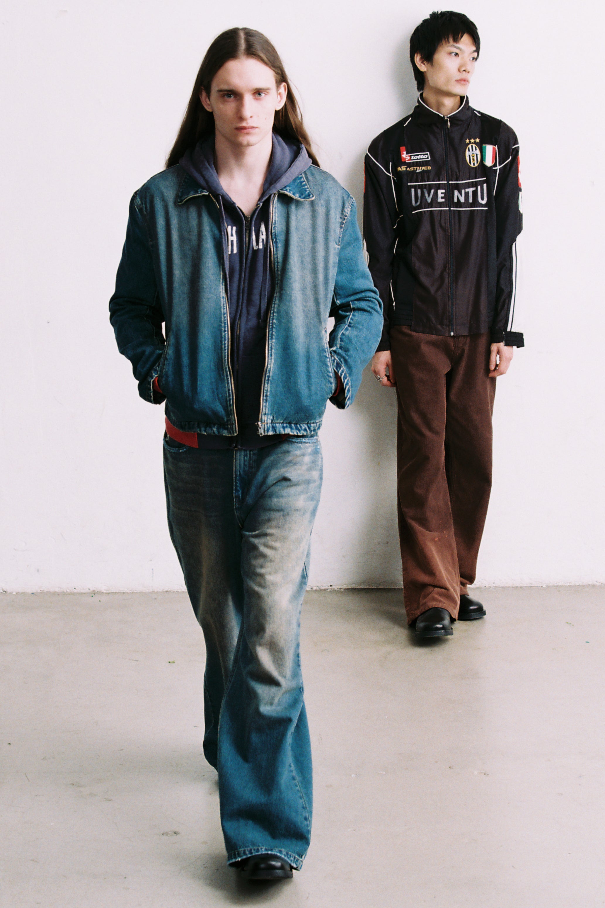 INDIGO WASHED DENIM TILT ZIP JACKET