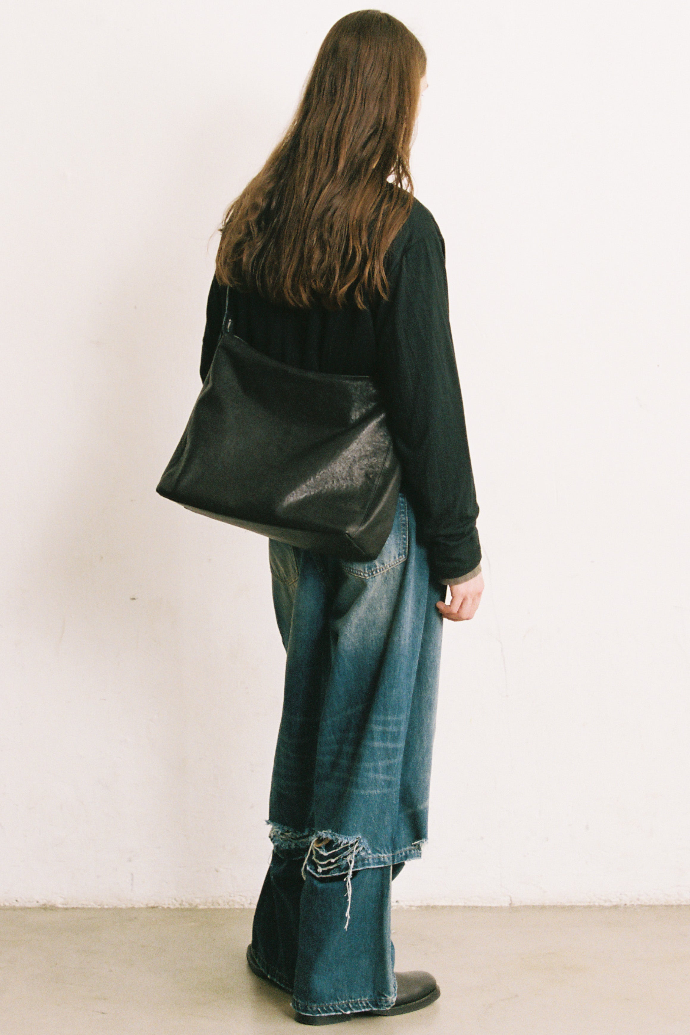 Load image into Gallery viewer, BLACK LAMB LEATHER 3WAYS SLACK BAG
