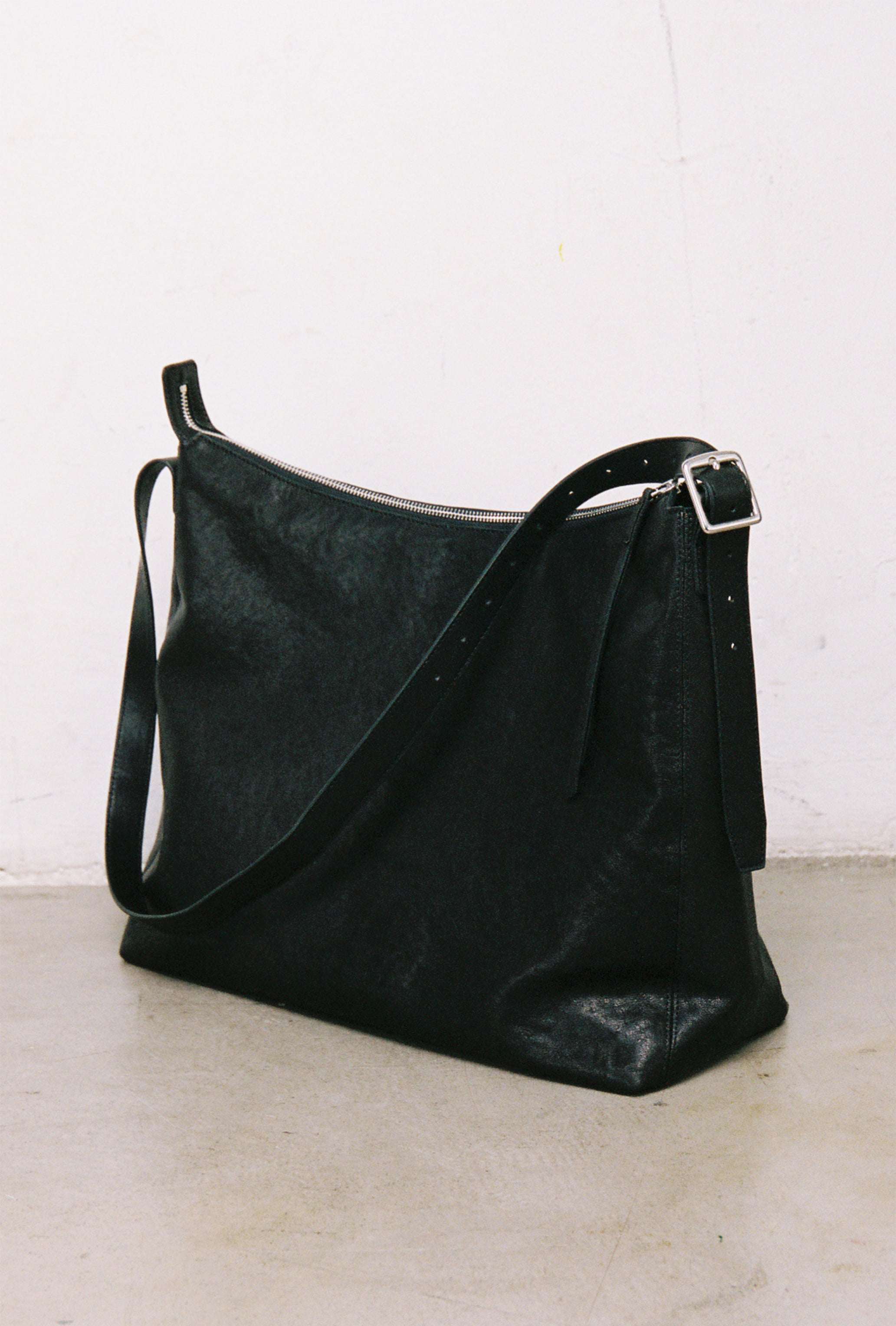 BLACK LAMB LEATHER 3WAYS SLACK BAG
