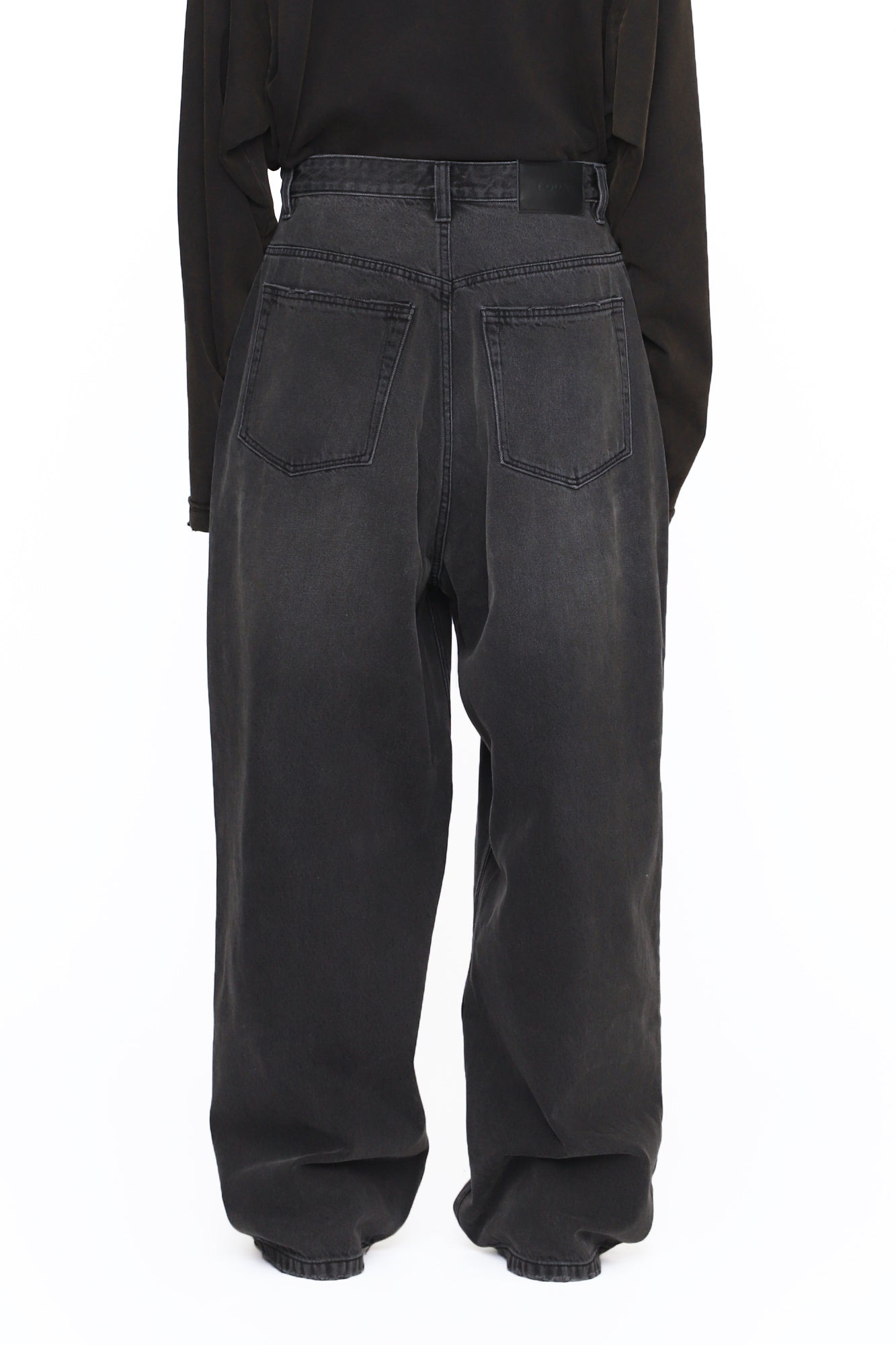 Load image into Gallery viewer, BLACK WASHED DISTRESSED EXTENDED CUT LUFT JEANS
