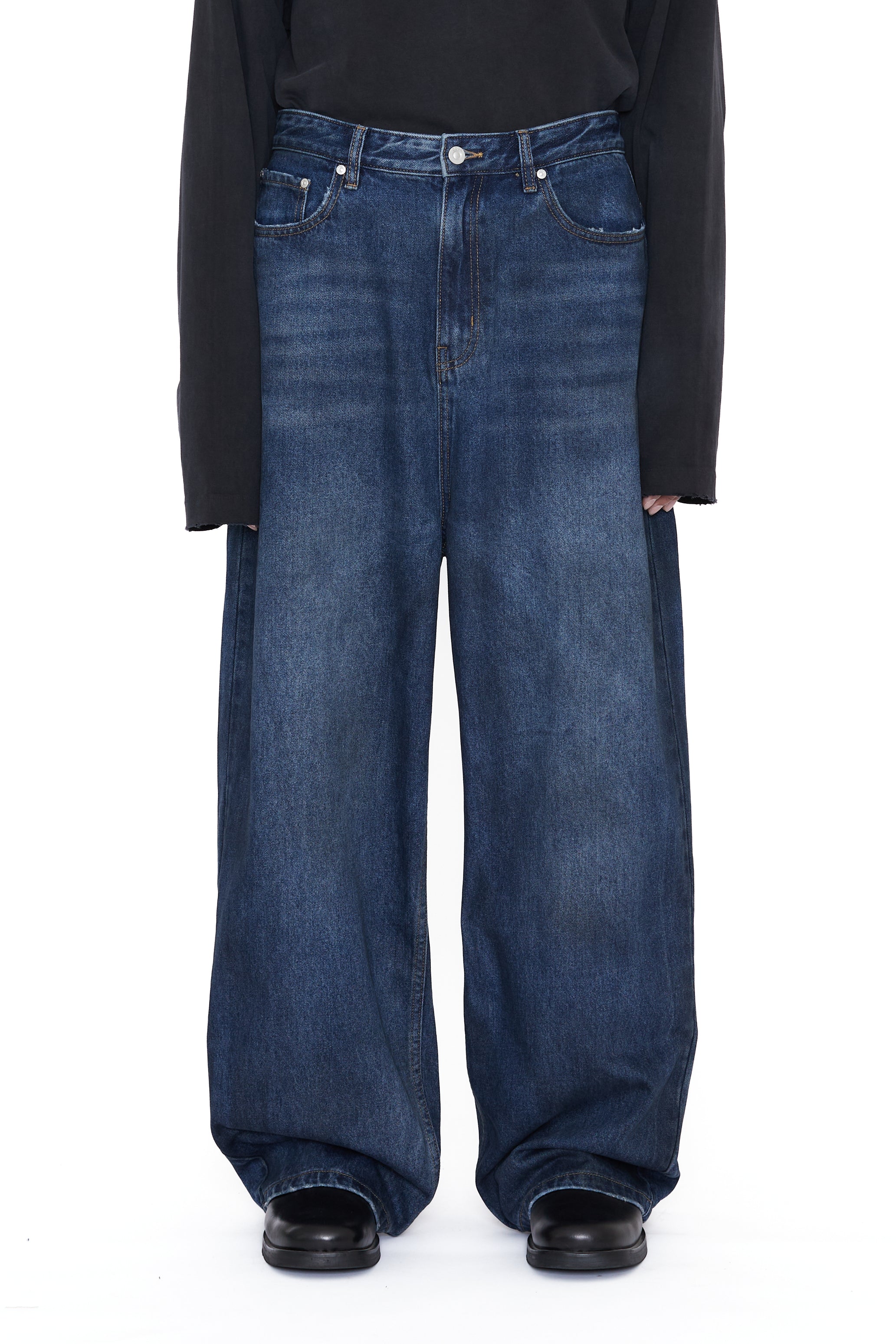 DIRTY INDIGO WASHED DISTRESSED EXTENDED CUT LUFT JEANS