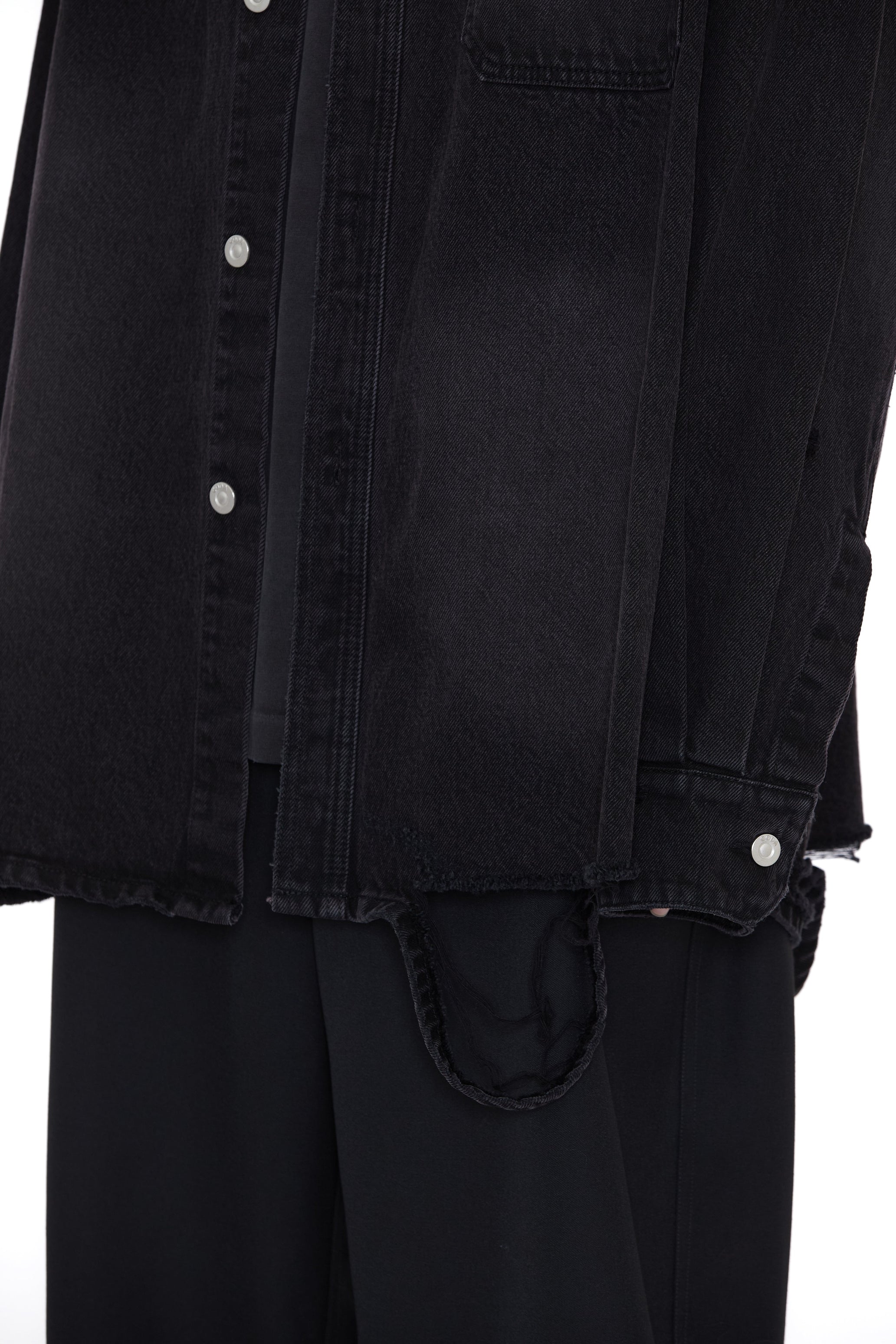 BLACK DESTROYED AGING OVERSIZED DENIM SHIRT