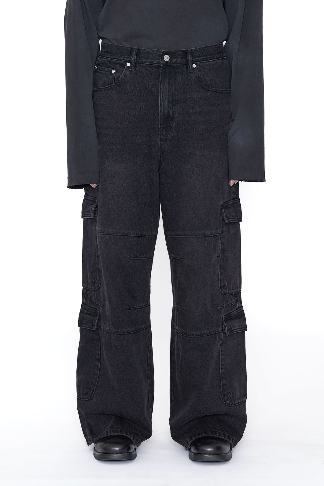 BLACK DENIM FLARED CUT CARGO PANTS