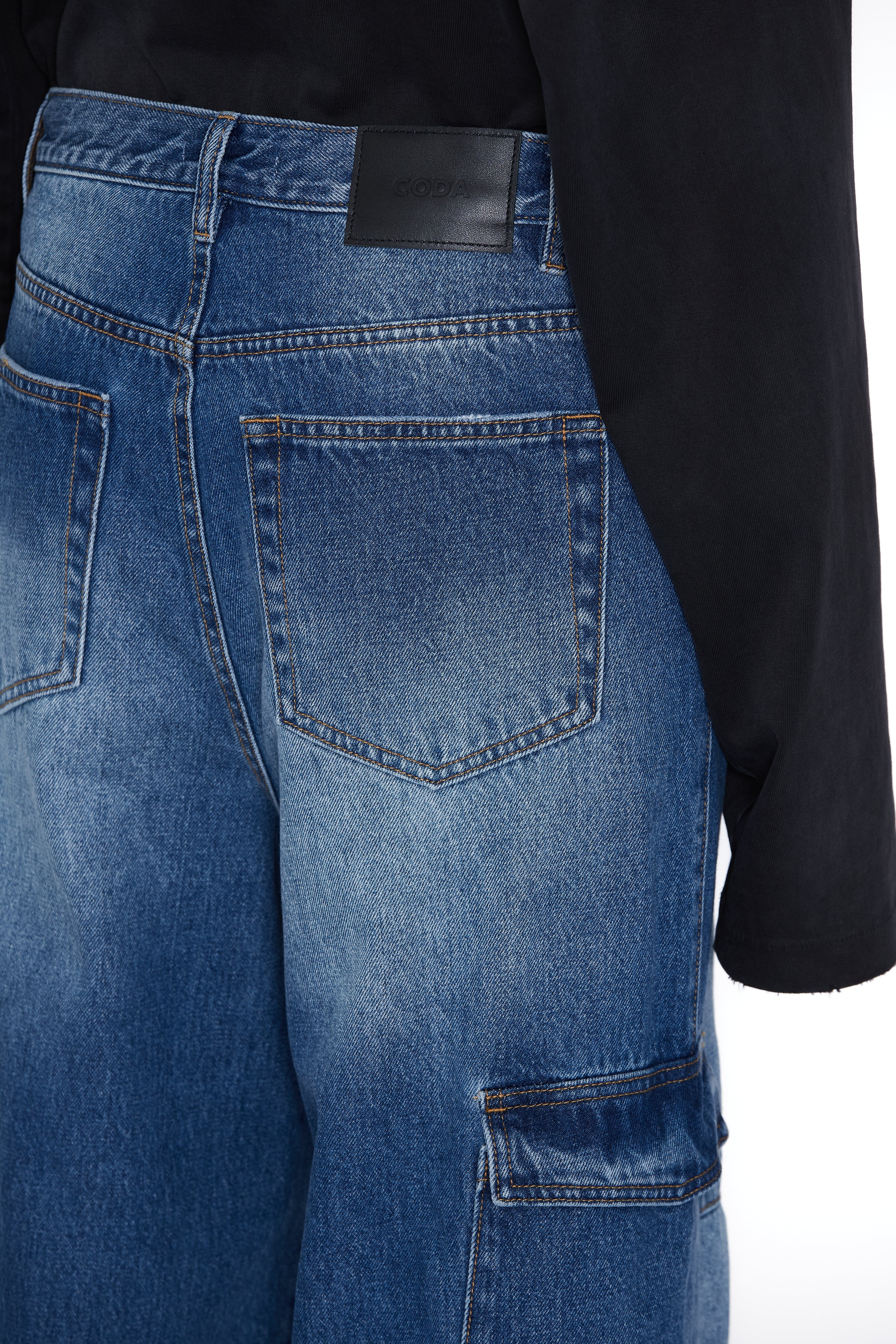 Load image into Gallery viewer, INDIGO DENIM FLARED CUT CARGO PANTS
