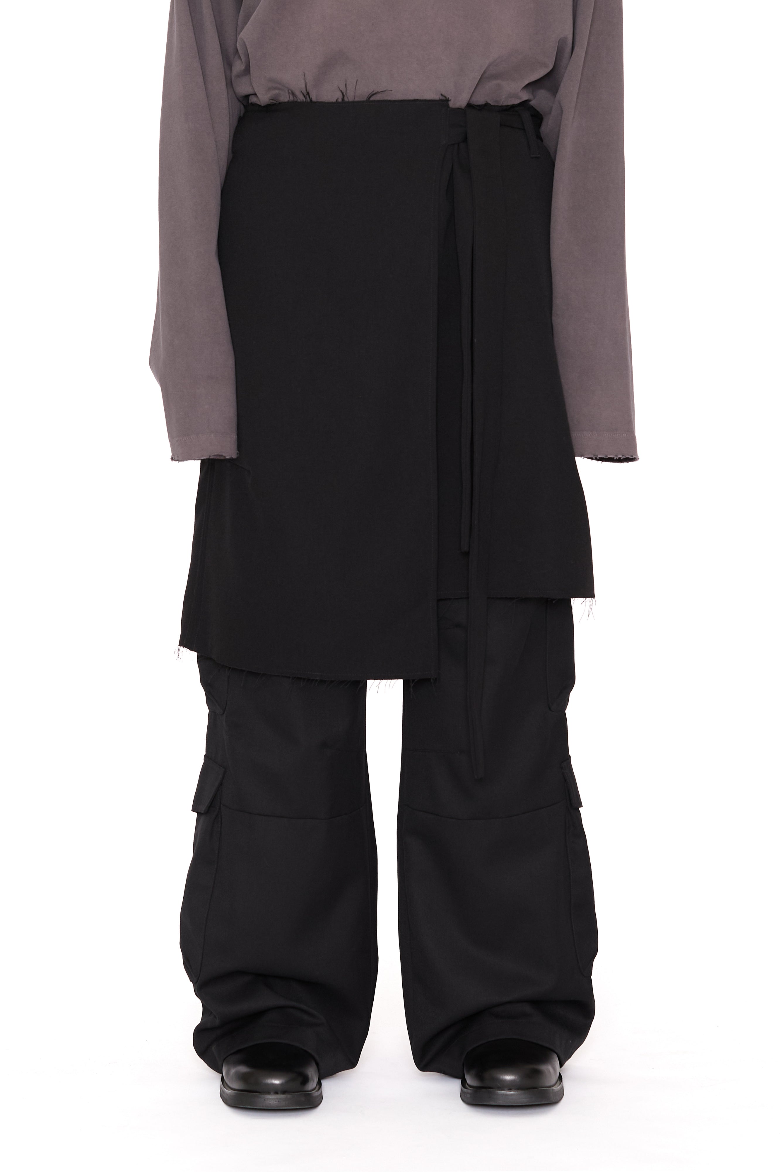 Load image into Gallery viewer, BLACK WOOL POLY GABARDINE WRAP SKIRT
