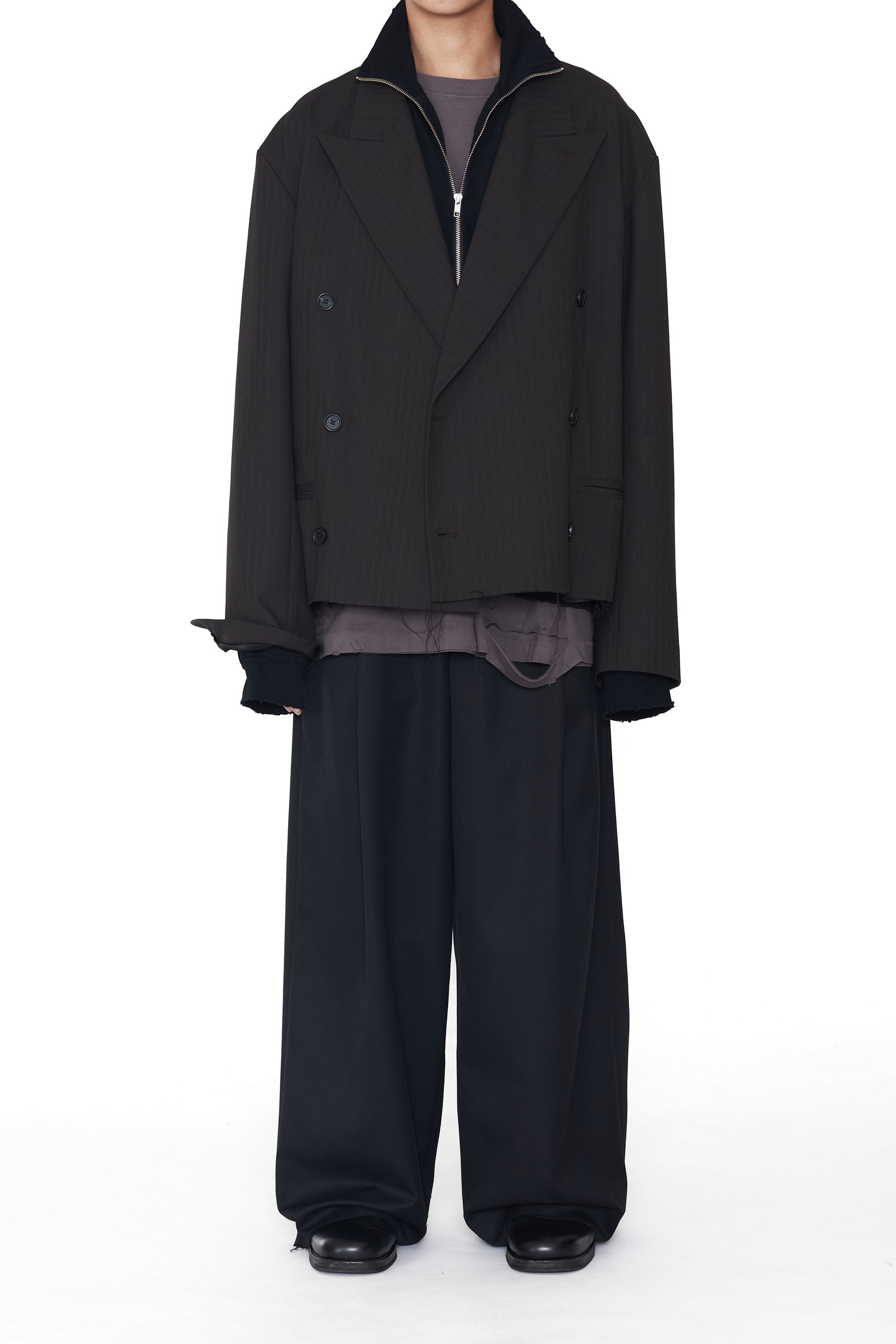 BLACK GABARDINE BREAK CUT PLEATED LARGO SLACK