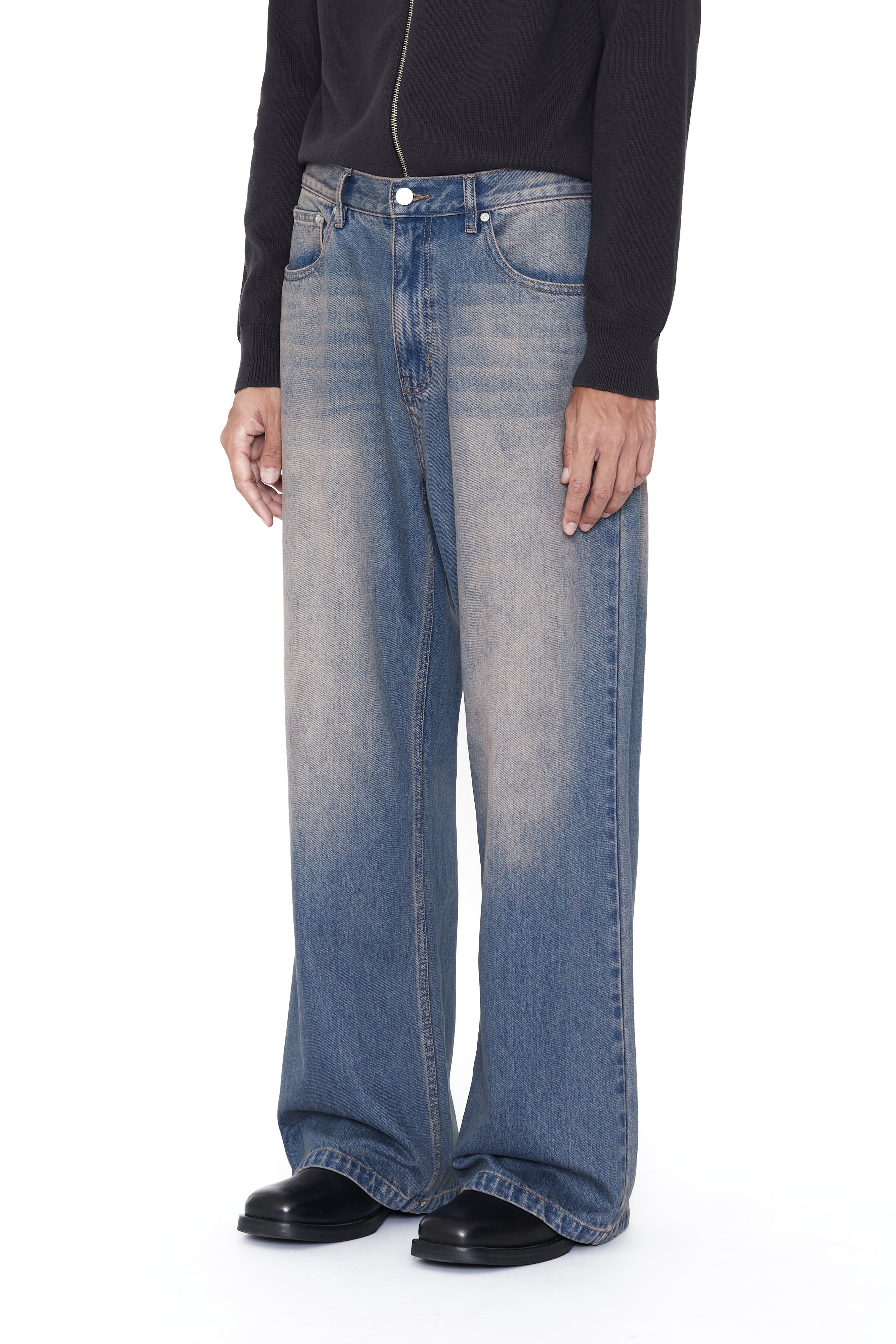 Load image into Gallery viewer, DUST INDIGO ACID WASH BREAK CUT FLARED JEANS

