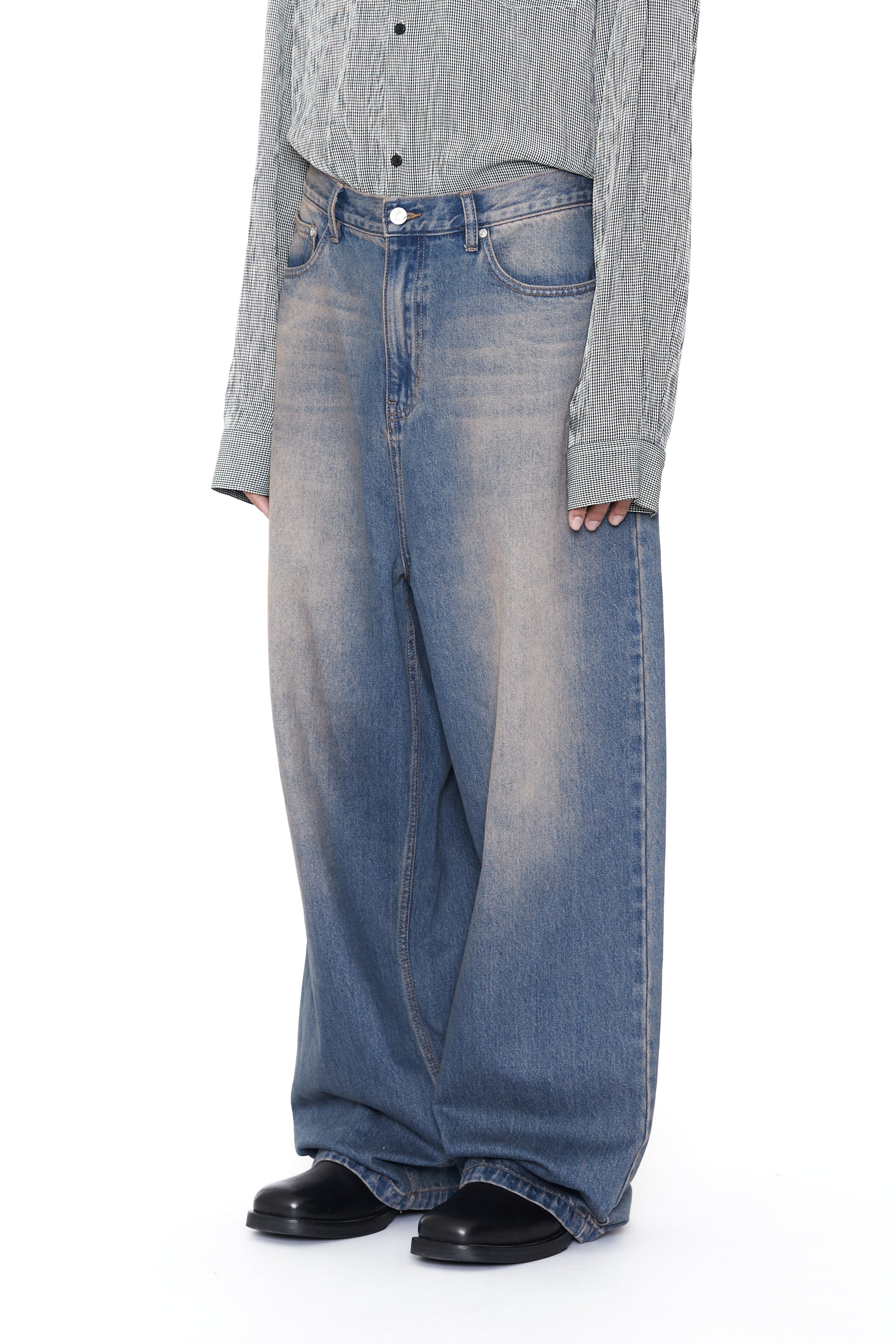 Load image into Gallery viewer, DUST INDIGO ACID WASHED EXTENDED CUT LUFT JEANS

