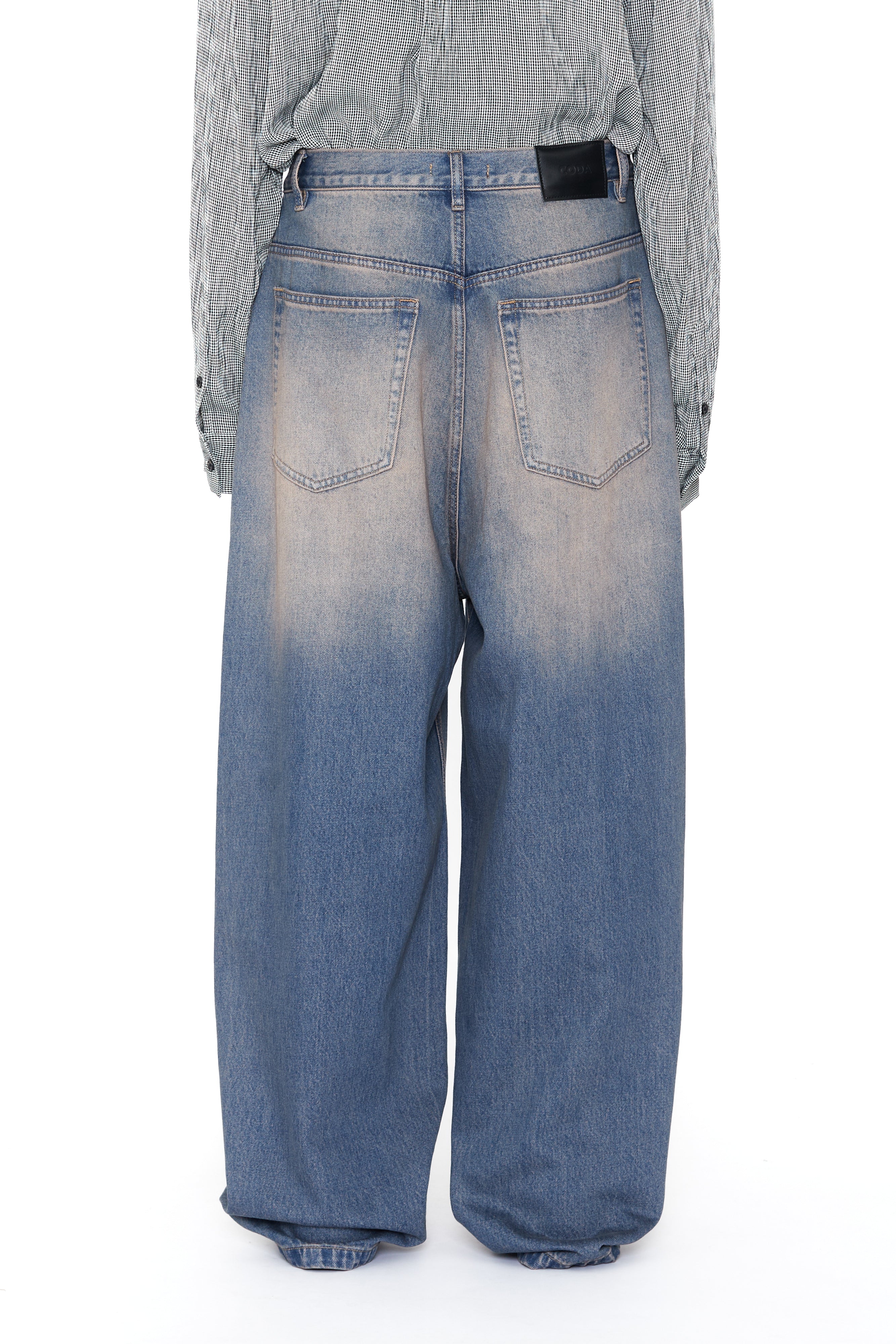 Load image into Gallery viewer, DUST INDIGO ACID WASHED EXTENDED CUT LUFT JEANS
