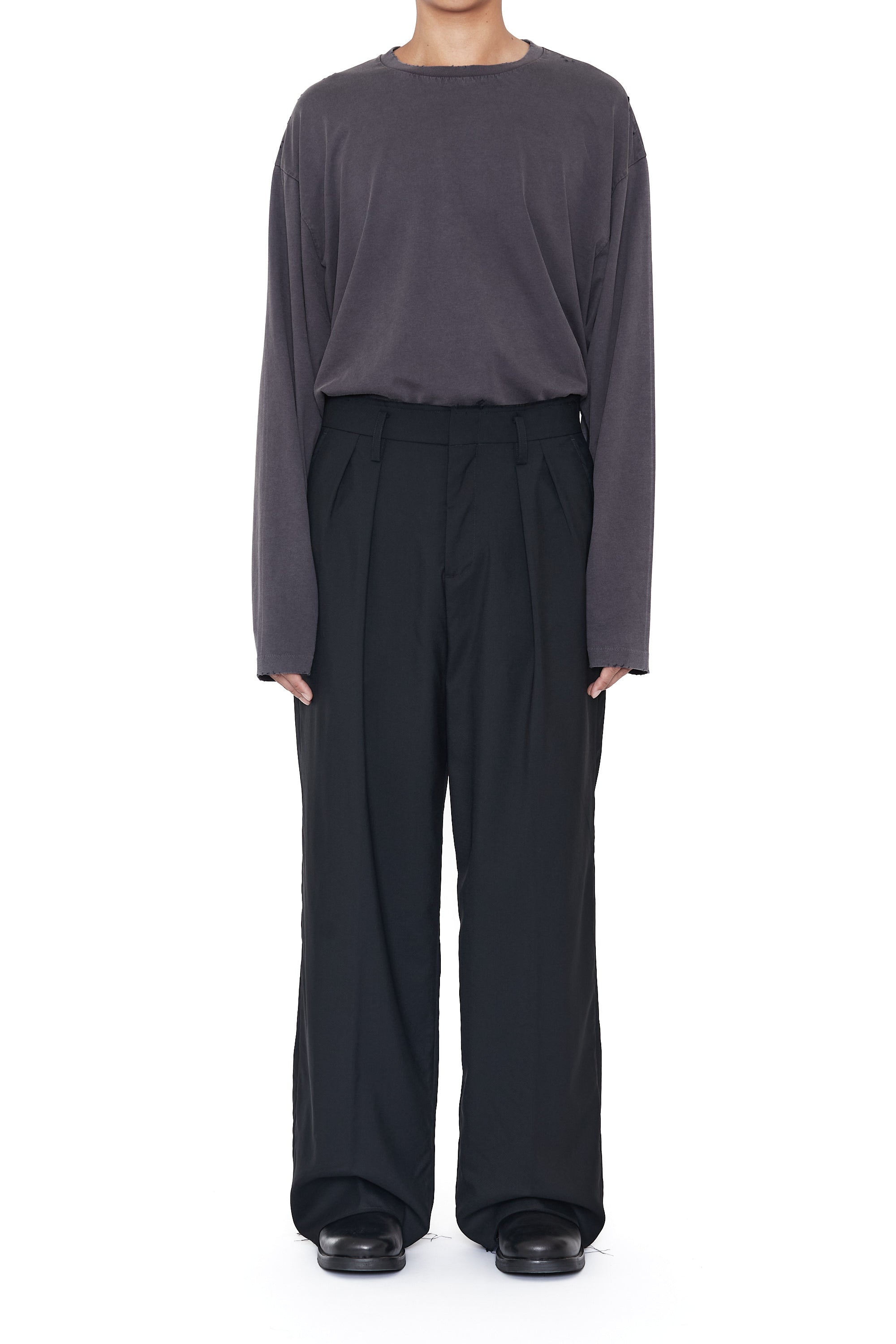 BLACK WOOL INVERTED TUCKS SLACK