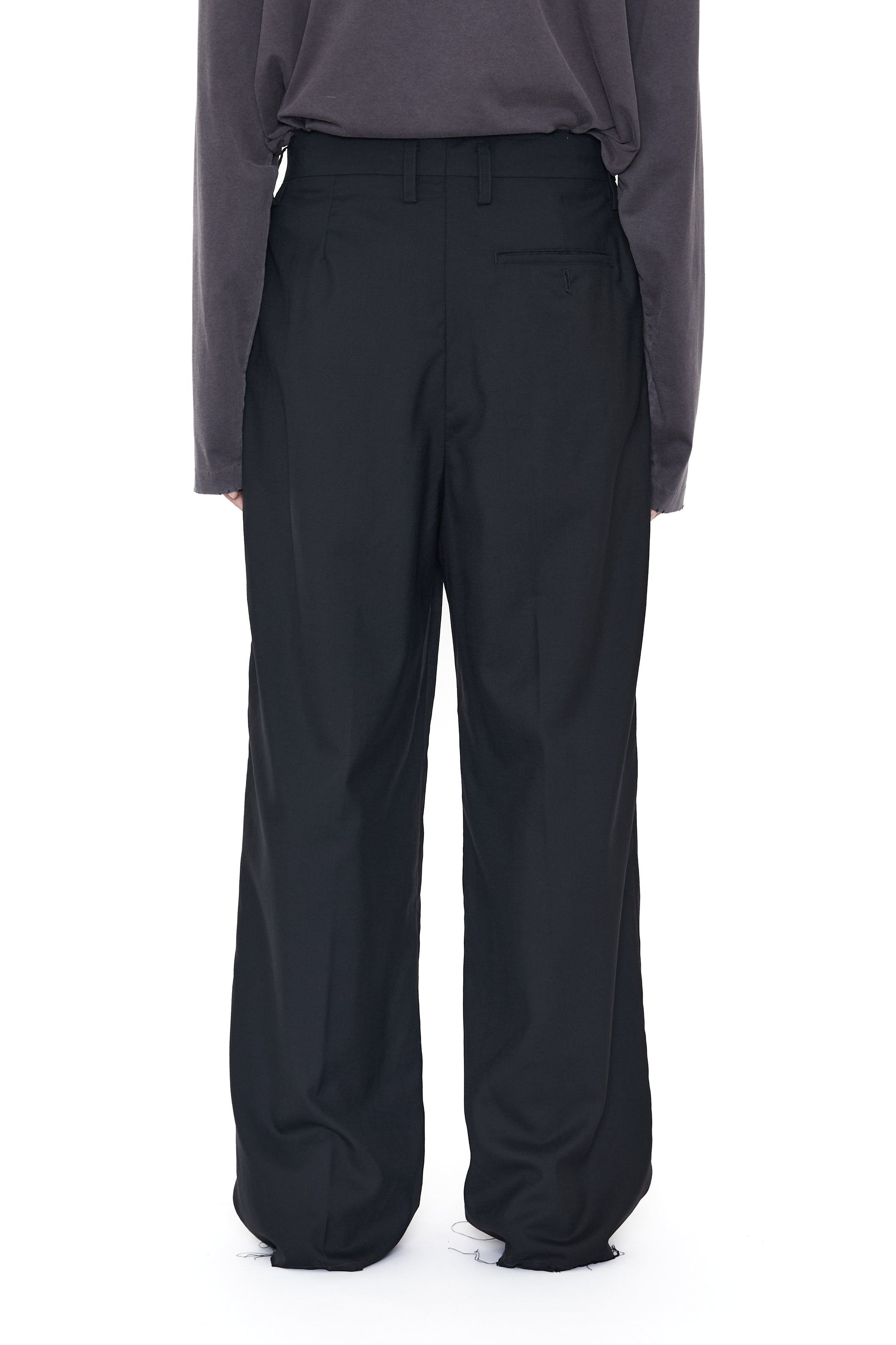 BLACK WOOL INVERTED TUCKS SLACK