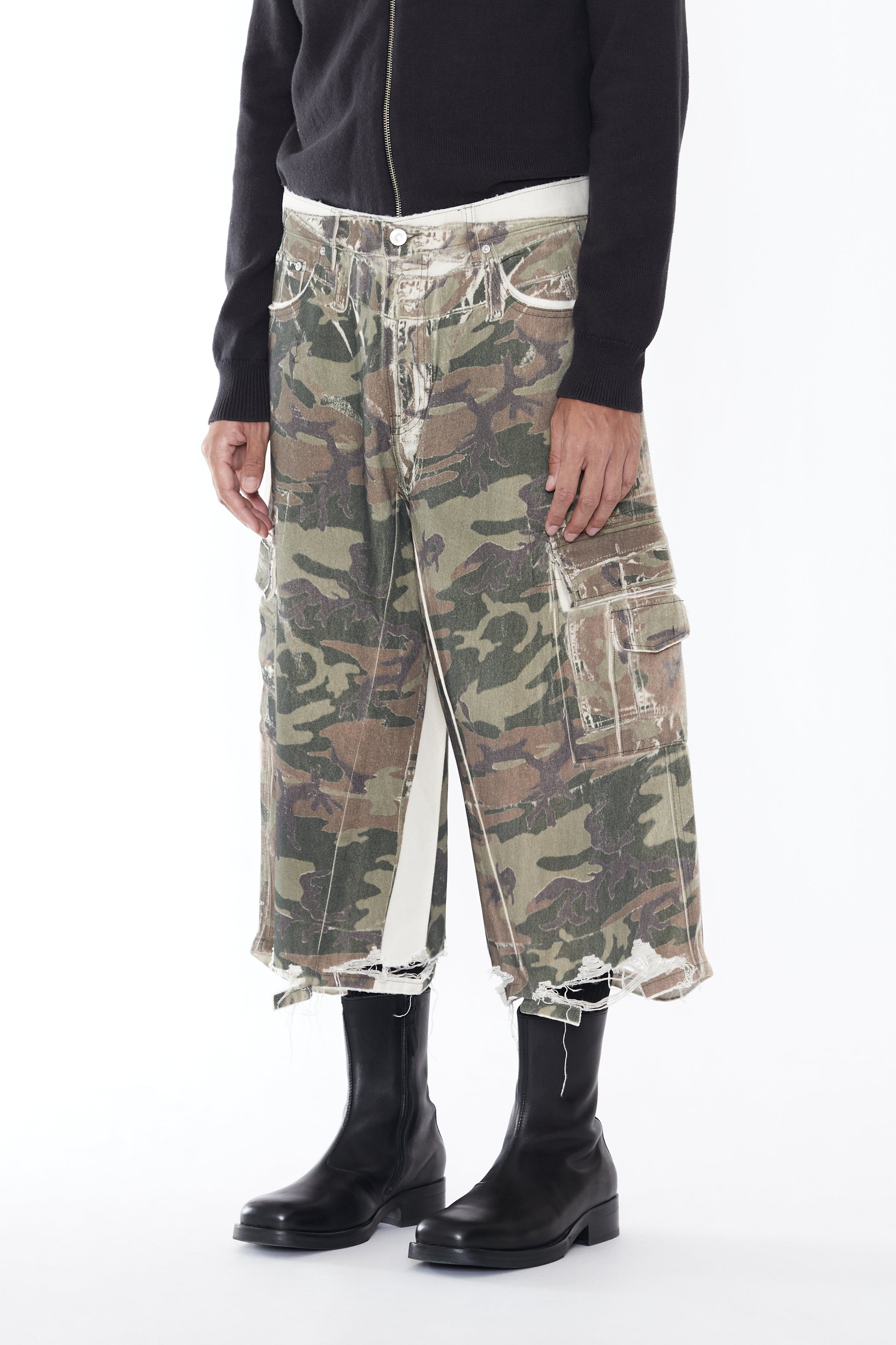 OFFSET CAMO DROPPED RECONSTRUCTED CARGO SHORTS