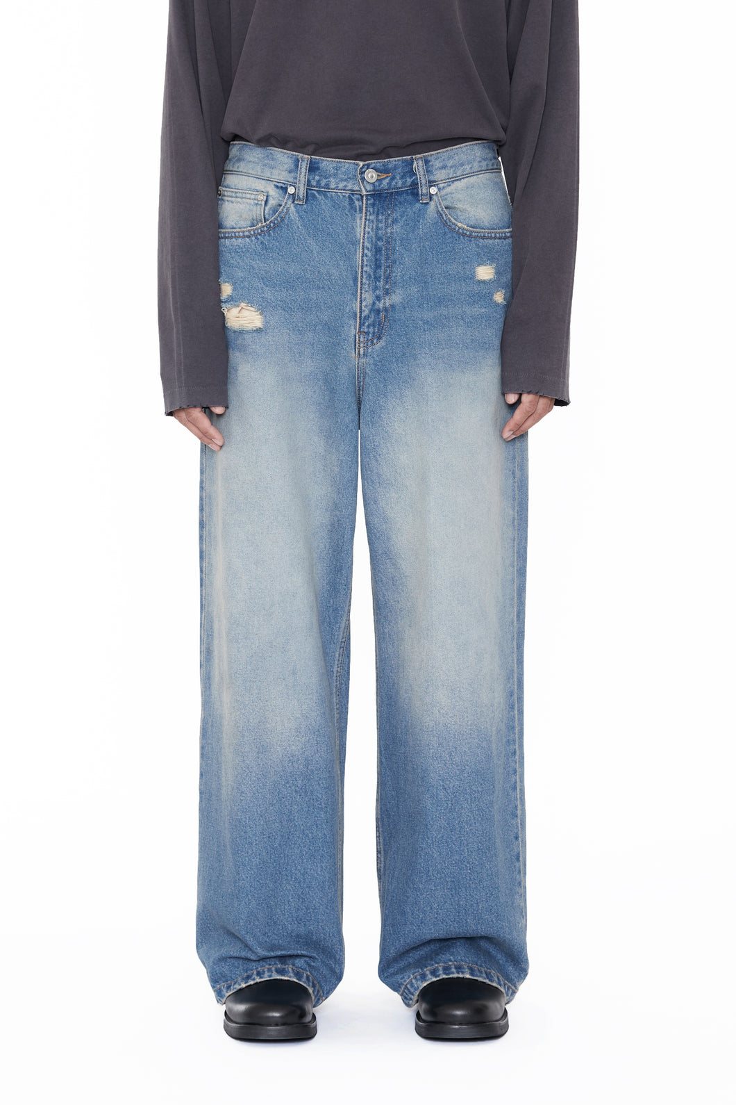 INDIGO WASHED DISTRESSED BREAK CUT WIDE STRAIGHT JEANS