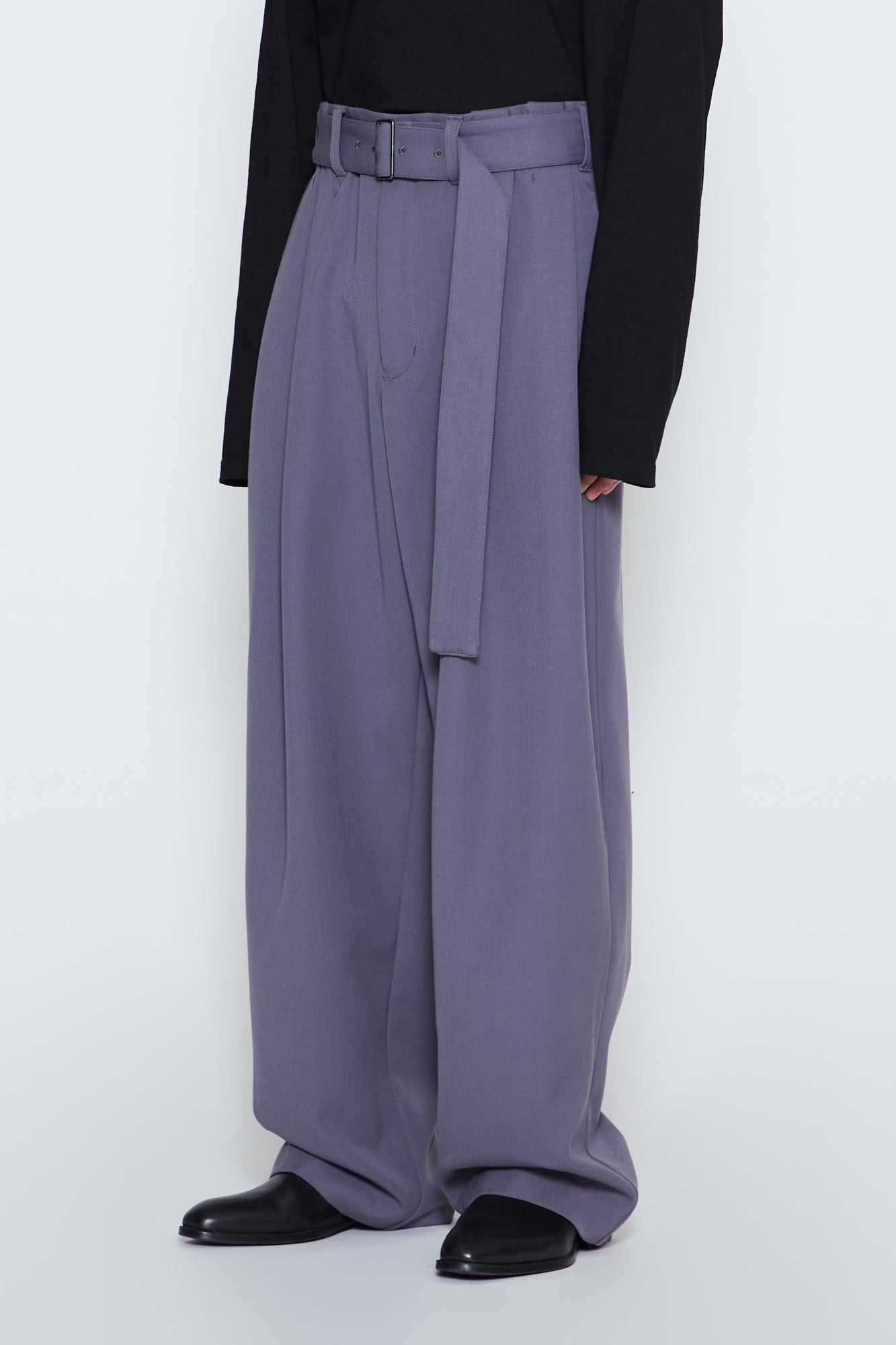 Load image into Gallery viewer, GREY GABARDINE WIDE TAPERED CABIN PANTS
