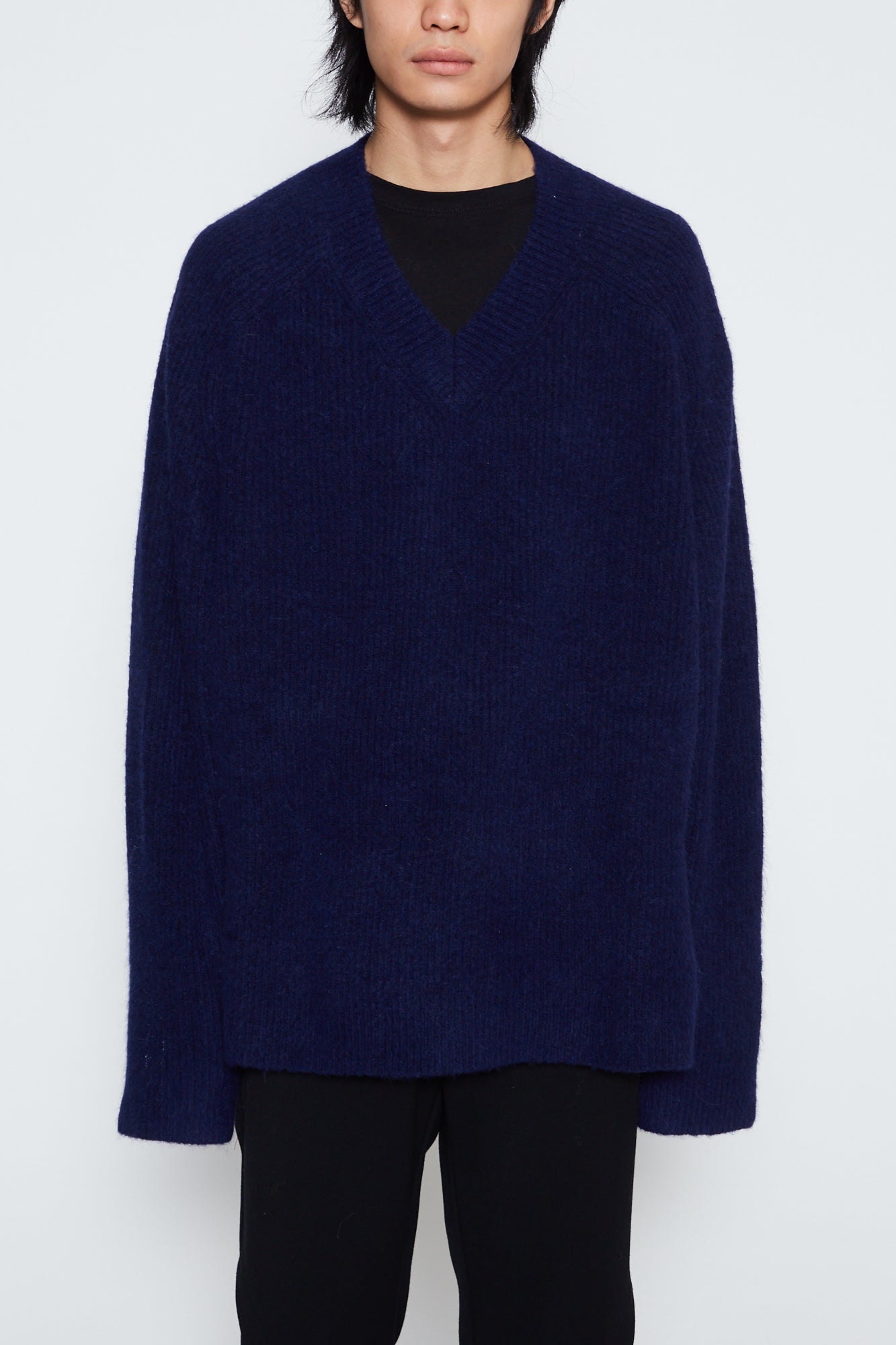 Load image into Gallery viewer, BLUE BABY ALPACA MOHAIR CABIN V-NECK SWEATER
